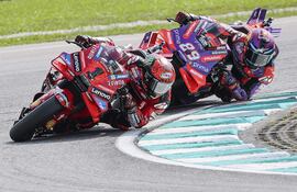 Una gran batalla se vio el fin de semana en Sepang entre Francesco Bagnaia (1) y Jorge Martín.