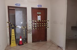 Pacientes denuncian que en IPS Campo Vía los baños están clausurados.