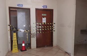 Pacientes denuncian que en IPS Campo Vía los baños están clausurados.
