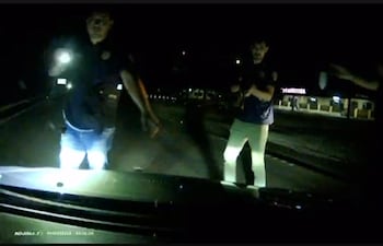 Así actuaron los agentes policiales en una barrera policial en Caaguazú.