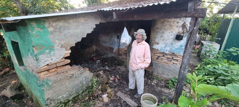 San Juan Bautista: adulto mayor vive en extrema precariedad y pide asistencia para su vivienda