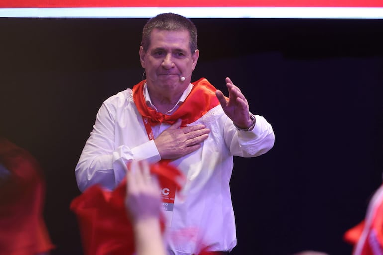 Tras reunión secreta, independencia de Poderes quedó “en el bolsillo de Cartes”, dice diputado Vaesken