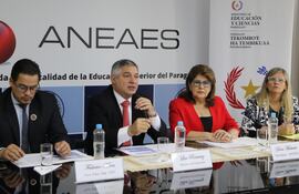 En una conferencia de prensa, autoridades educativas anunciaron un nuevo diseño de evaluación de carreras e instituciones.