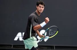 Daniel Vallejo actual 146 del ranking mundial derrotó en la madruga de este miércoles al italiano Federico Cinà por 4/6-6/2-6/3 y pasó a la última etapa de la clasificación para el Abierto de Australia. Foto: @danivallejo8