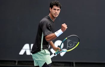 Daniel Vallejo actual 146 del ranking mundial derrotó en la madruga de este miércoles al italiano Federico Cinà por 4/6-6/2-6/3 y pasó a la última etapa de la clasificación para el Abierto de Australia. Foto: @danivallejo8