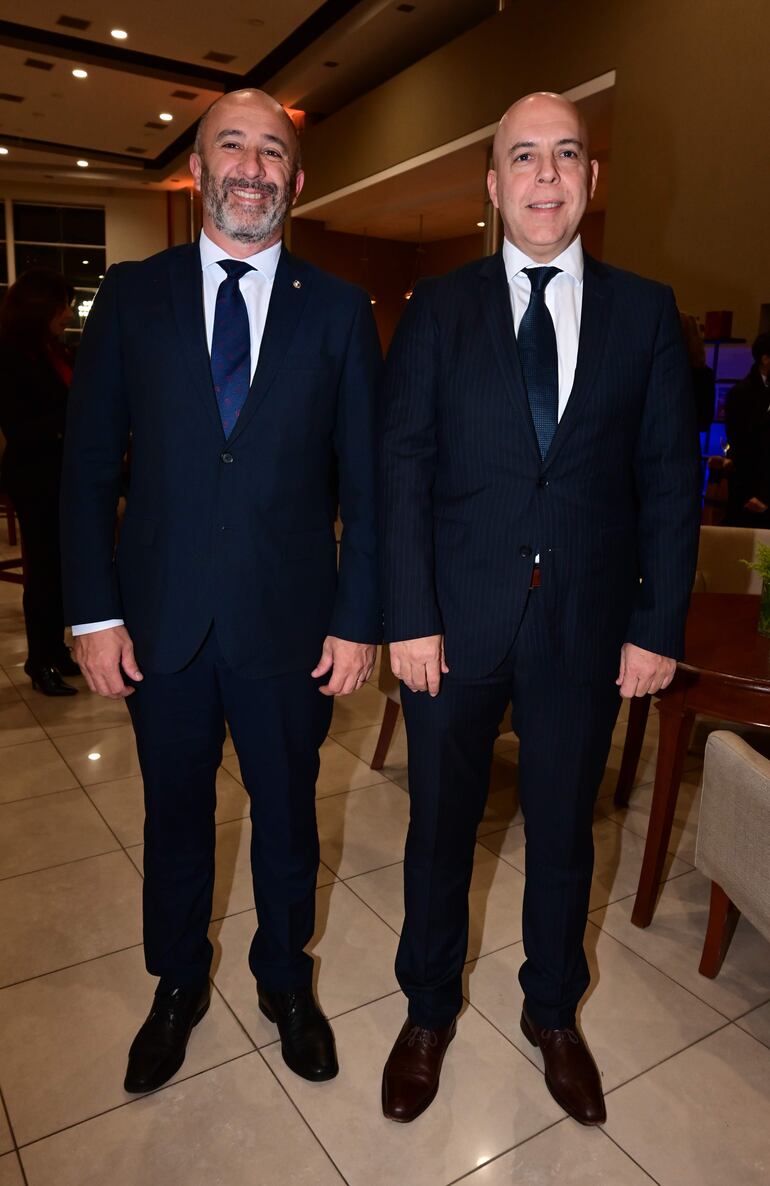 El Ministro de Uruguay Eduardo Sanguinetti y Martín Abascal.