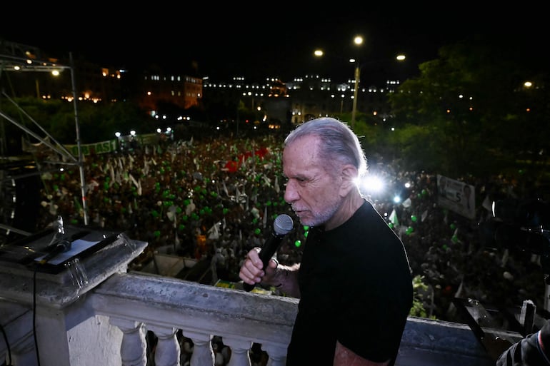 Ricardo Belmont, aspirante presidencial de Perú.