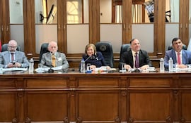 Los miembros de Jurado de Enjuiciamiento de Magistrados (JEM): el consejero Enrique Berni, el ministro César Garay, Alicia Pucheta (presidenta), senador Mario Varela y senador Pedro Díaz Verón.