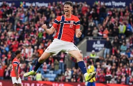 Jorgen Strand Larsen (26 años), autor de dos goles en la victoria de Noruega sobre Suiza.