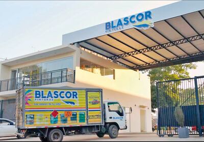 Blascor Pinturas cuenta con una planta industrial en Hernandarias y una red de distribución que llega a más de 3.000 puntos de venta en los 17 departamentos del país.