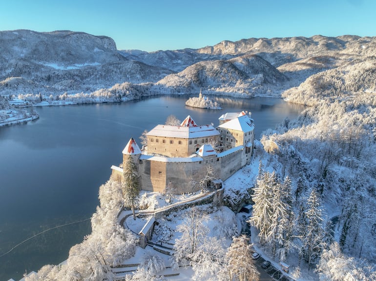 Castillo en invierno, Lago Bled, Eslovenia.