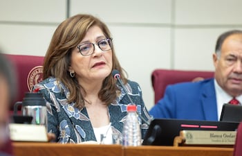 Blanca Ovelar, senadora colorada disidente.