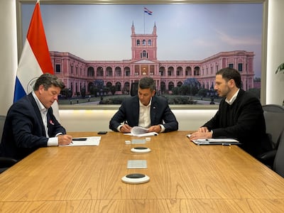 El presidente Santiago Peña anunció la reglamentación de la Ley de Energías Renovables No Convencionales