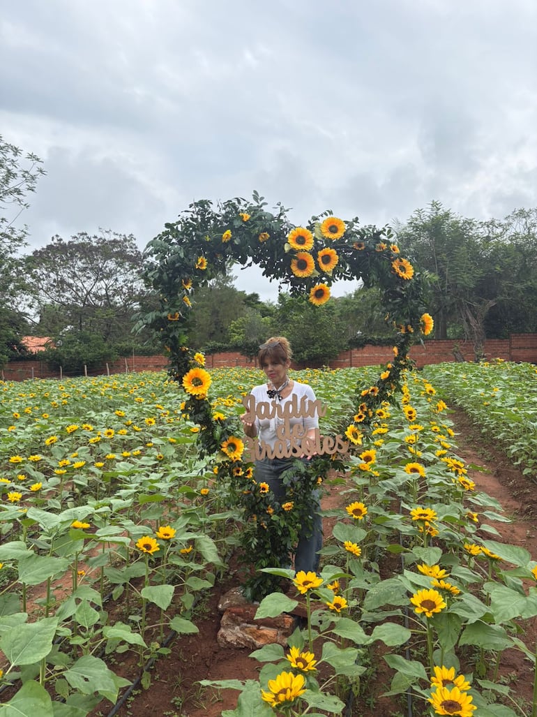 Un spot pensado para mamá en medio de los girasoles.