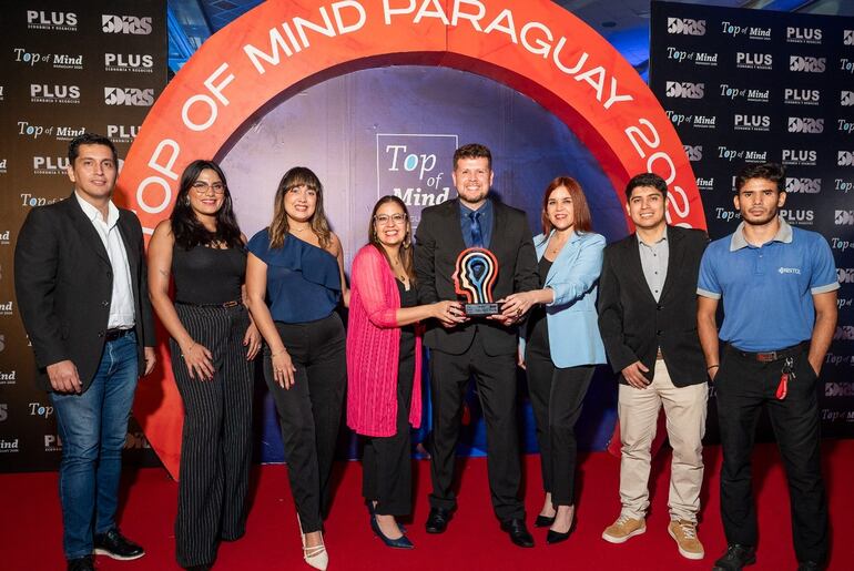 Bristol recibe por décimo tercer año consecutivo el Top of Mind Paraguay del rubro de electrodomésticos, alcanzando un 27 % de recordación.