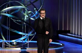 Pedro Pascal en la edición número 75 de los Premios Emmy, en el Peacock Theater de Los Ángeles, California.
