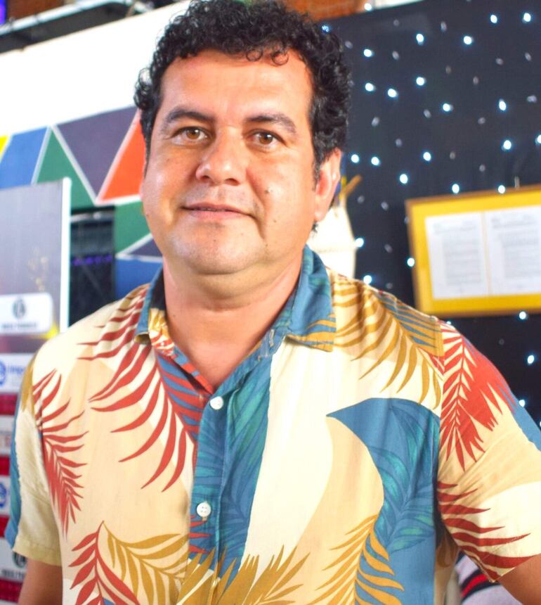 José Eduardo Vera, director del grupo musical Contra Tiempo.
