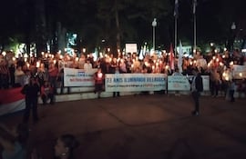 Funcionarios de Clyfsa y ciudadanos se manifestaron en Villarrica en rechazo a un fallo judicial que podría llevar a la empresa a la quiebra.