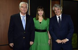 Carlos Jorge Biedermann, Cecilia A. Lima, y Otavio Brandelli.