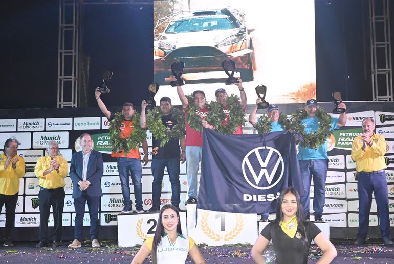 En la RC5: Gustavo Benítez/Esteban Paniagua (1°), Ceferino Ledesma/Oscar Yani (2°) y Jhonny Zeballos/Herib Chamas (3°).