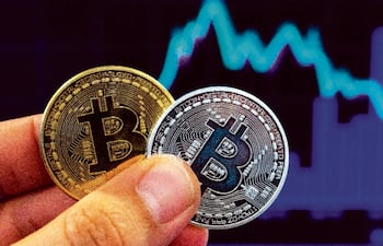 Los agentes van captando a las personas para requerirles sus datos personales, y luego son contactados por el bróker (experto), quien asesora sobre las (supuestas) ganancias que se pueden obtener al invertir en criptomonedas.