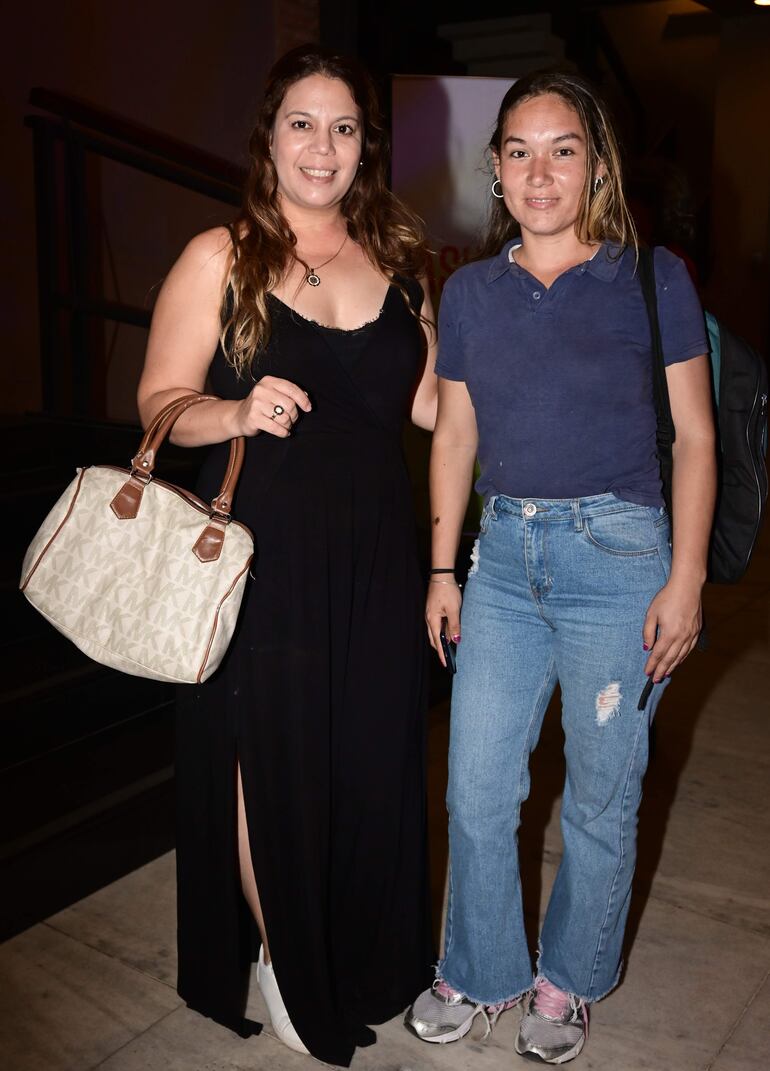 Carolina Rodas y Cecilia Gaona.