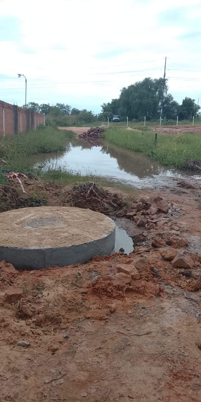 Preocupa en el barrio San José que la obra esté ocasionando inundaciones en algunas viviendas.