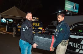 La droga fue detectada durante un control de rutina en el puesto de la Policía Rodoviaria Federal (PRF).