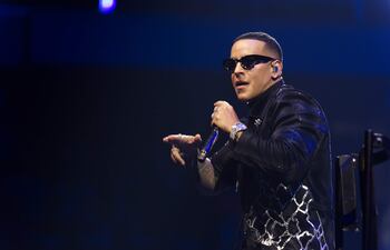 Daddy Yankee a través de un comunicado anunció que comenzaron los trámites de divorcio con Mireddys González.
