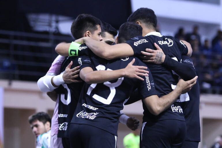 Olimpia terminó festejando ante San Cristóbal en la otra semifinal