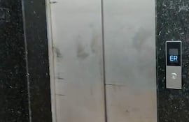Cuatro personas quedaron atrapadas en el ascensor del IPS Central.