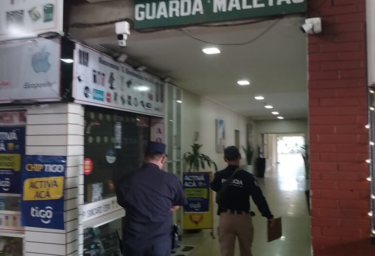Agentes del Comando Tripartito se hicieron presentes esta mañana en la terminal de ómnibus tras recibir el informe de sus pares brasileños.