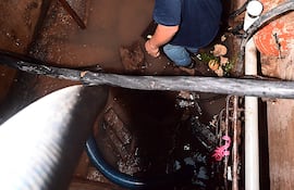 Trabajos de la ANDE tras la intensa lluvia del lunes 16 de marzo.