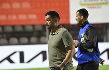 El nuevo entrenador de Rubio Ñu, Felipe Giménez, tuvo una victoria tranquilizadora el domingo ante San Lorenzo.