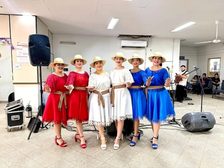 Cada año, Las Paraguayas visitan el Hospital Regional de Caacupé, llevando música y alegría a los pacientes.