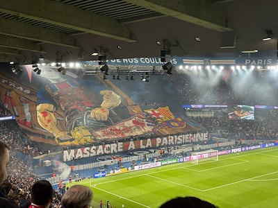 El tifo de los ultras del PSG para recibir al Barça: “Masacre a la parisina”.