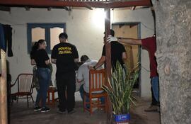 Allanan viviendas de los sospechosos del asesinato de Guillermo Moral.