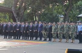Fotografía de parte del acto conmemorativo por el aniversario del Regimiento Escolta Presidencial.