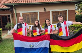 La familia Díaz Klumpp, de Independencia, apoyará con el corazón dividido a la Albirroja y la selección de Alemania.