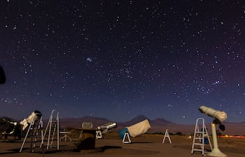 Observación astronómica en San Pedro de Atacama, Chile.