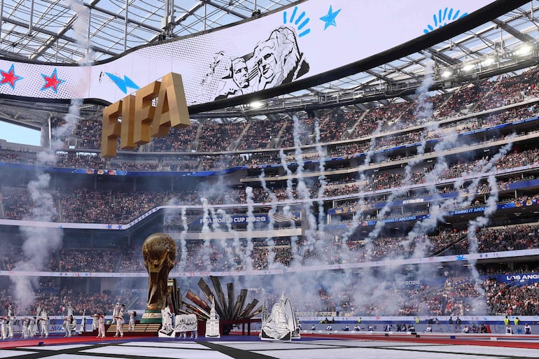 Vista general mientras Rema, LISA y Anitta se presentan durante la Ceremonia de Apertura antes del partido del Grupo D de la Copa Mundial de la FIFA 2026 entre Estados Unidos y Paraguay en el Los Angeles Stadium el 12 de junio de 2026 en Los Ángeles, California.
