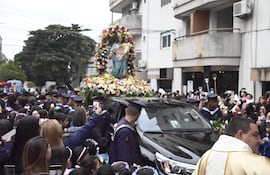 Procesión de la Virgen María Auxiliadora en Asunción.
