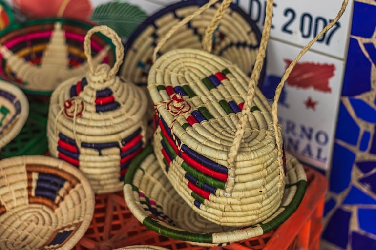Artesanías en un mercado de El Valle de Antón, Panamá.