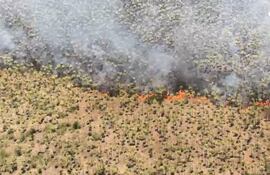 Toma aérea del incendio en Bahía Negra.