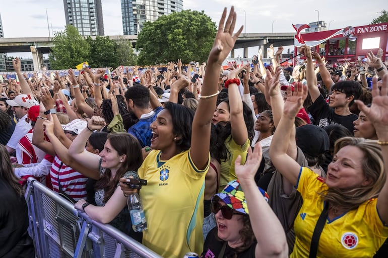 Fan Fest en Toronto, Canadá. Aguardan la inauguración oficial del Mundial FIFA 2026.