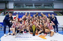 Las Cadetes de Paraguay se alzaron con el Sur Centro América SCA que se celebró recientemente en nuestro país.