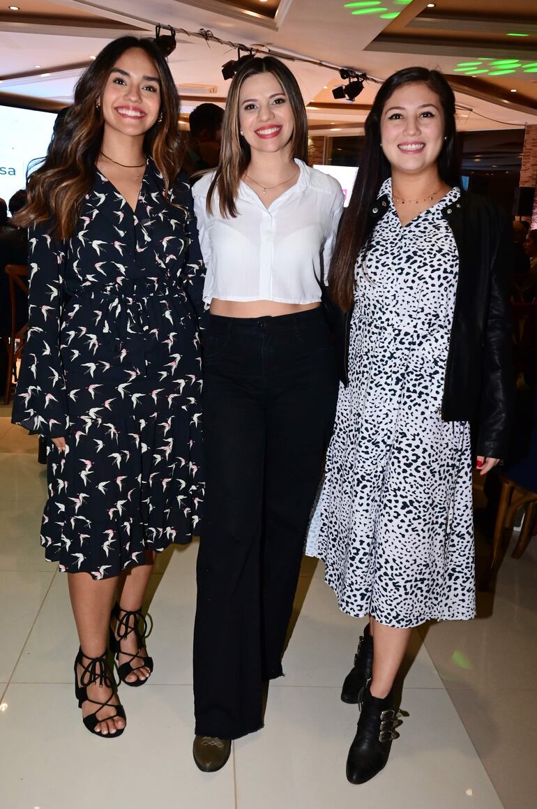 Violeta González, Fernanda Robles y Tamara Paredes. 