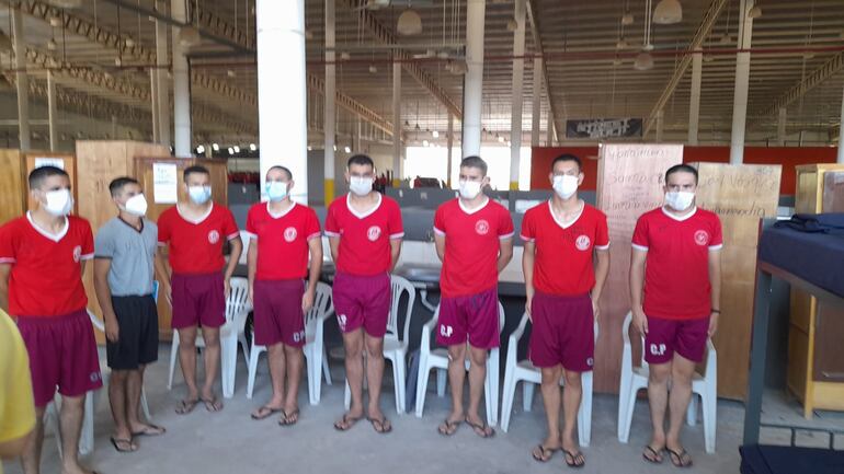 Los aspirantes con cuadros gripales son separados del grupo y enviados al servicio de sanidad.