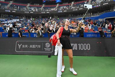 Aryna Sabalenka, primera del ránking mundial, camina con pasos firmes en Wuhan.