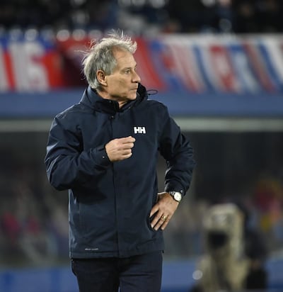 El entrenador argentino de Cerro Porteño, Ariel Enrique Holan (65 años), durante el partido ante Sportivo Trinidense, en La Nueva Olla.